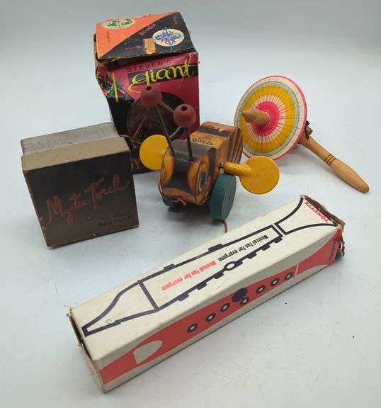 (DE) Vintage Toys includes Tonette, Gyroscope and more.