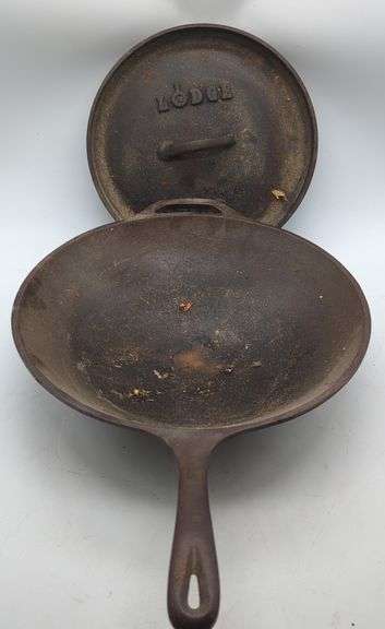 (DE) Cast Iron Lodge 10" lid with lodge Cast Iron wok approx 13".