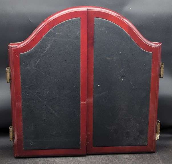 (DE) Wall mounted Dart cabinet with board and Darts. Approx 23" x 22".