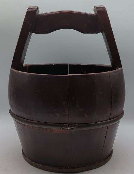 (DE) Oriental Red Lacquer water Bucket. Approx 15" tall.