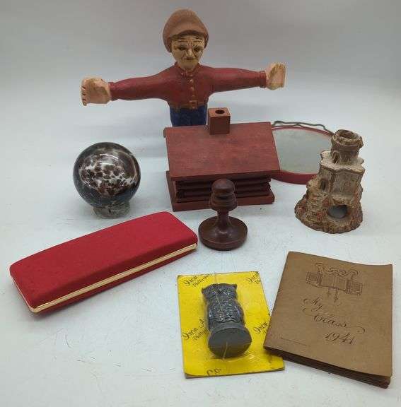 (DE) Vintage hand blown Glass Decoration with assorted Pieces. Approx 7" tallest.
