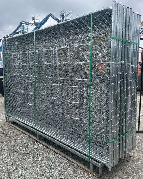 112”Wx71”L Work Site Galvanized Freestanding Chain Link Fencing