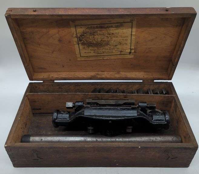 (DE) Vintage Pipe threader in case.