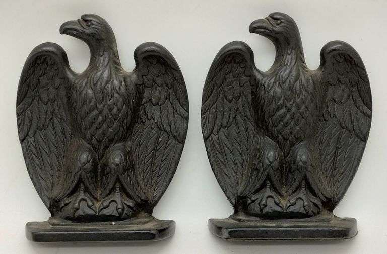 (DE) American Eagle cast iron bookends (6.5" tall).