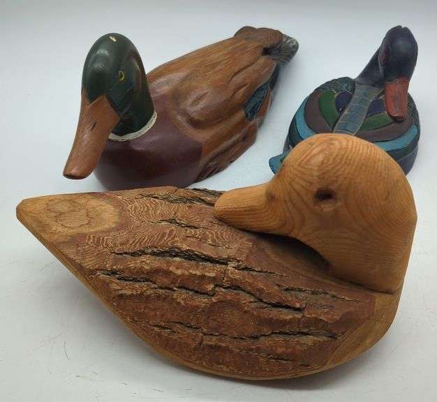 (DE) Vintage Wooden Carved Duck Decoys. Approx 6" tallest.