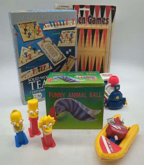 (DE) Vintage Toys includes Games,Pez and more. Approx 3" tallest.