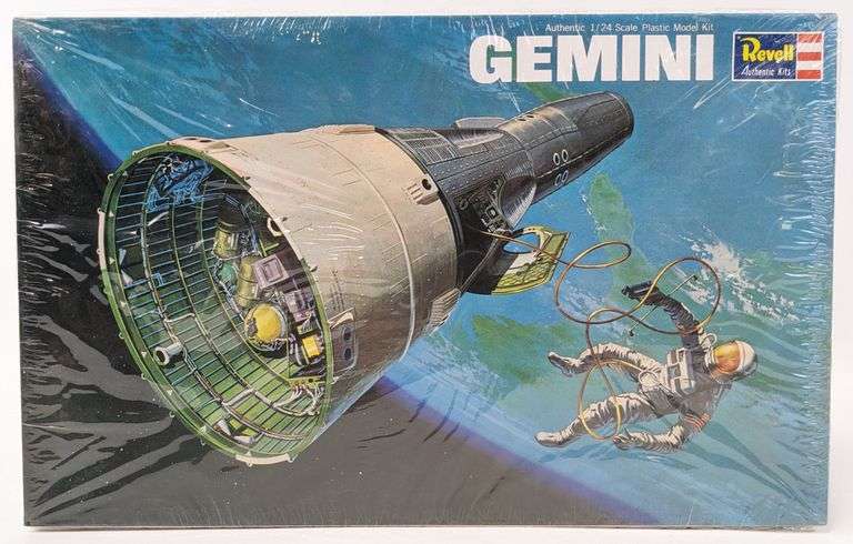 1/24 Scale Revell Gemini Model Kit - NIB