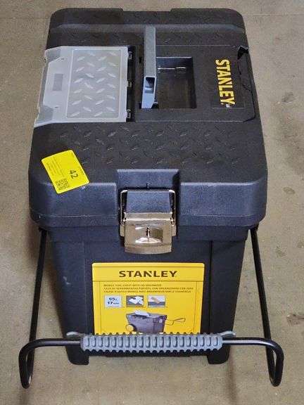 Stanley 17 Gallon Mobile Tool Chest