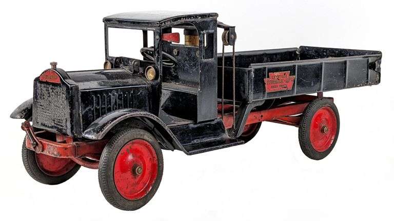 Keystone Packard Hydraulic Lift Dump Truck