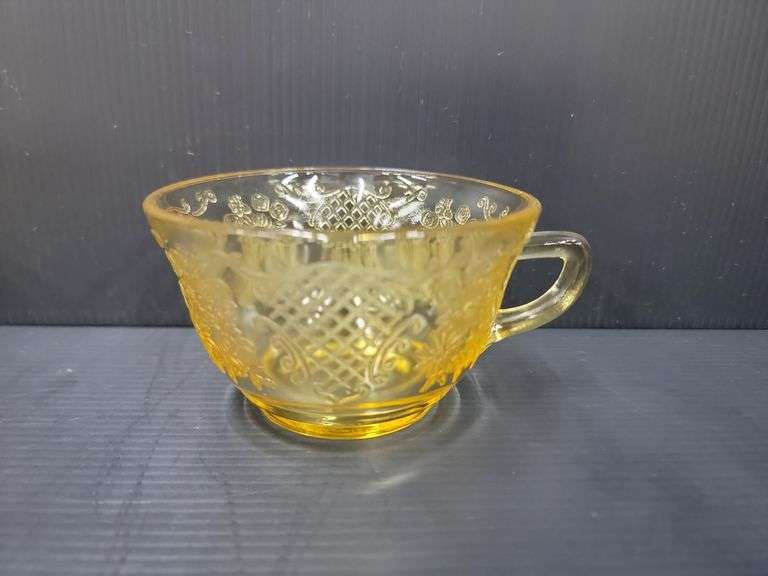 (Q) Yellow Depression Glass - Federal Glass Normandie Bouquet and Lattice - Teacups