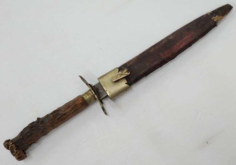 (AM) Deer Antler Dagger With Sheath