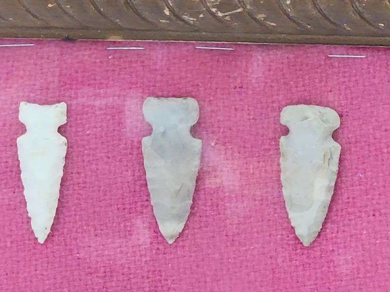 (II) (10) Framed Native American Arrowheads