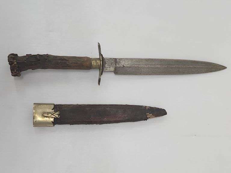 (AM) Deer Antler Dagger With Sheath