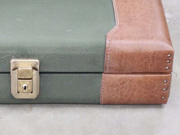 (AO) Green Canvas And Brown Leather Gun Case