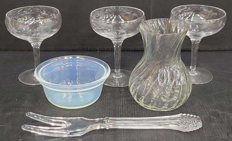 (Q) 3 Vintage Etched Princess House Champagne Glasses, Fry Ovenglass Ramekin