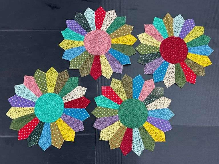 (Q) Hand-Quilted Decorative Flower Placemats