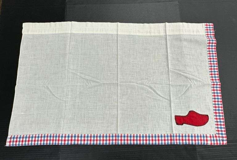 (Q) Hand-Stitched Cafe Curtains