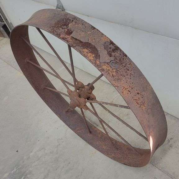 (E) Antique Cast Iron Spoke Wagon/Tractor Wheels