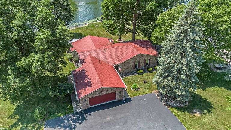 608 North Shore Dr. Kendallville, IN Real Estate