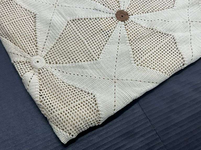 (Q) Hand Crafted Cream Knit Bedspread With Fringed Edges