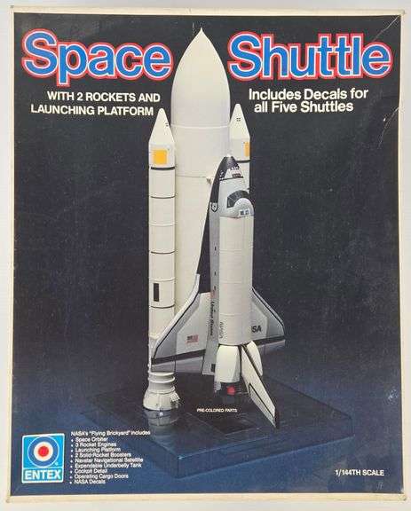 1/144 Scale Entex Space Shuttle w/ 2 Rockets & Launch Platform Model Kit