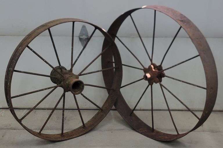(E) Antique Cast Iron Spoke Wagon/Tractor Wheels