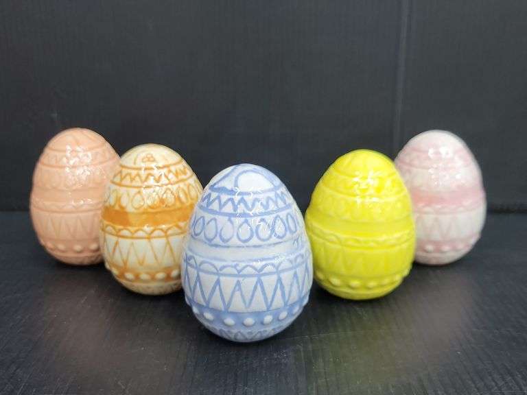 (Q) Decorative Glazed Ceramic Easter Eggs
