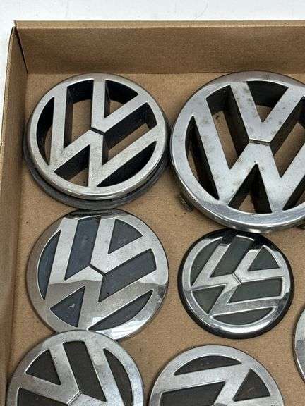 Lot Of Volkswagen VW Emblems / Auto