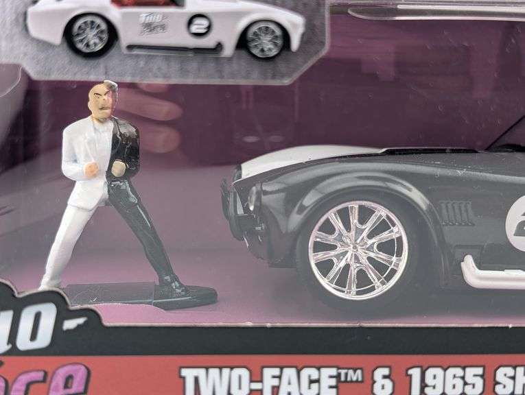 2022 Jada Toys DC Batman Two-Face & 1965 Shelby Cobra 427 S/C  Diecast Figure & Car NIB