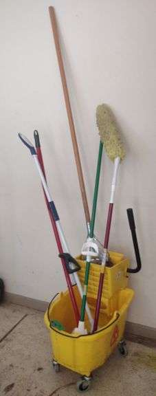 Mop Bucket, Mops & Duster
