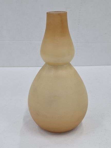 (Q) Westmoreland Hand Painted Tulip Milk Glass Vase