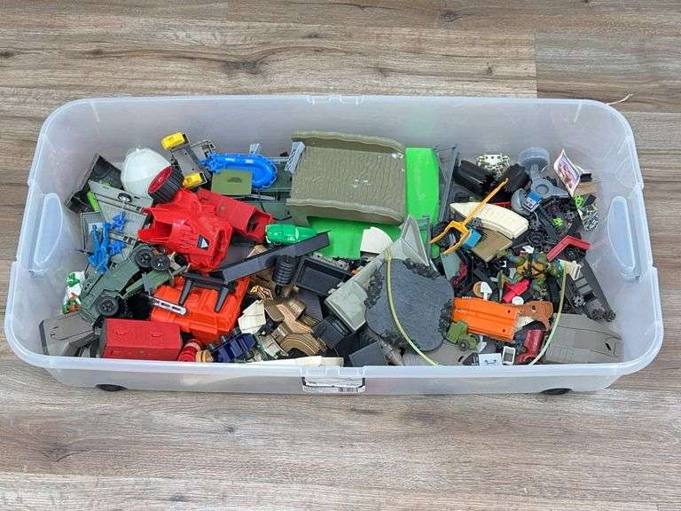 Large Lot Of Vintage Toys / Action Figures / Parts & Accessories