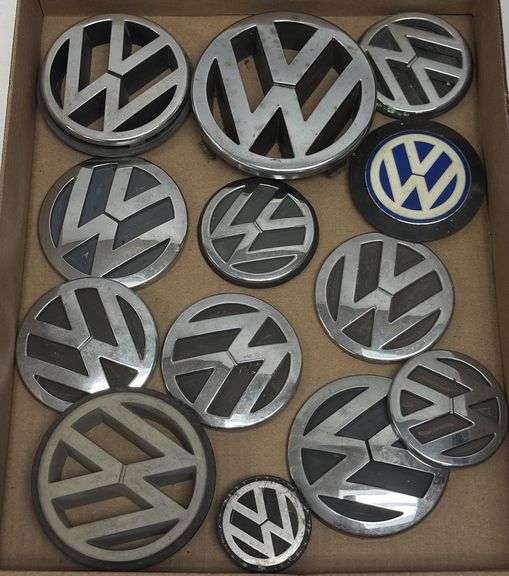 Lot Of Volkswagen VW Emblems / Auto