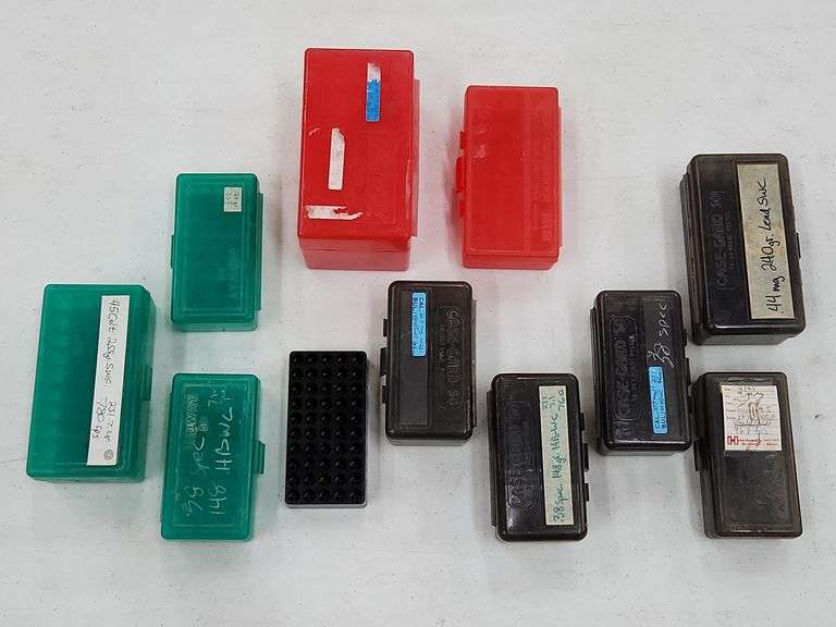 (AR) Assorted Smokeless Gun Powder And Cartridge Cases