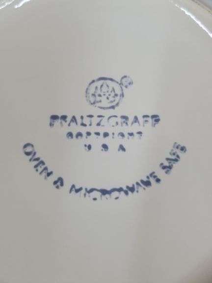(Q) Pfaltzgraff Heritage White Covered Casserole Dish