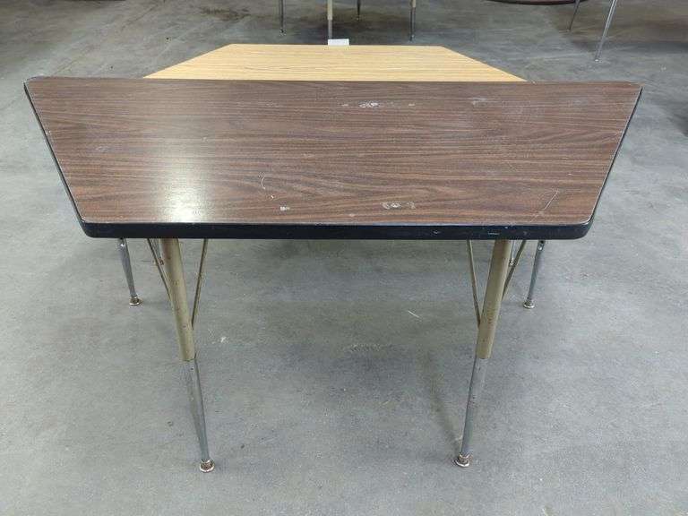 Trapezoid Adjustable Table
