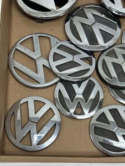 Lot Of Volkswagen VW Emblems / Auto