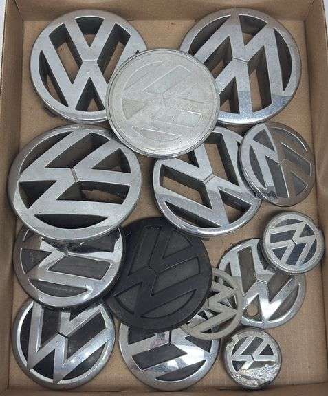 Lot Of Volkswagen VW Emblems / Auto