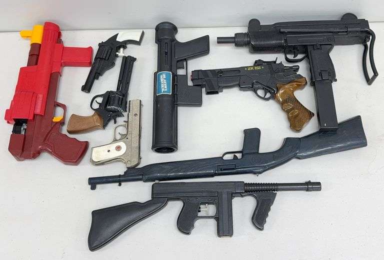 Lot Of Vintage Toy Guns