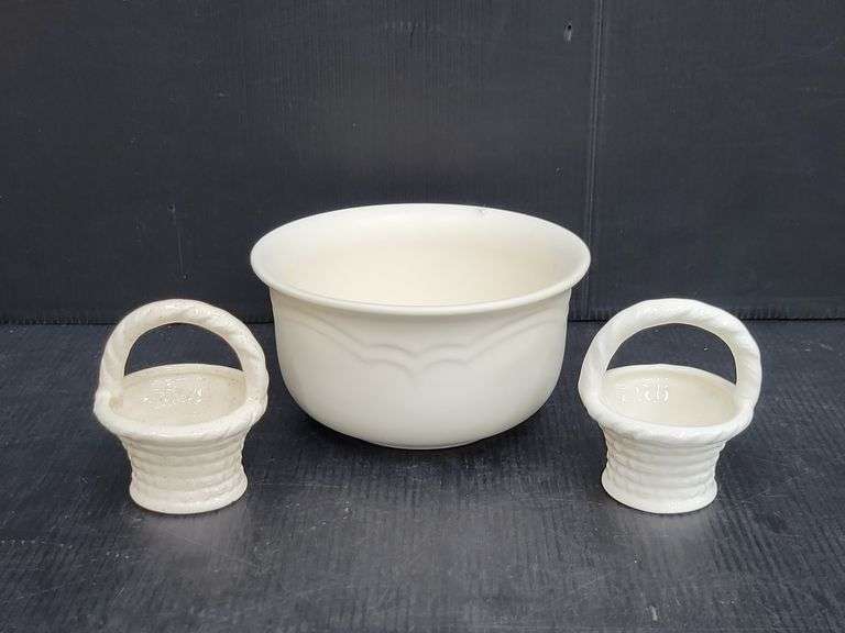 (Q) Vintage Plates, Bowls, And Mini Easter Baskets