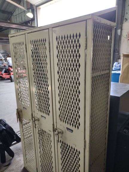 Superior Metal 3 Locker Unit