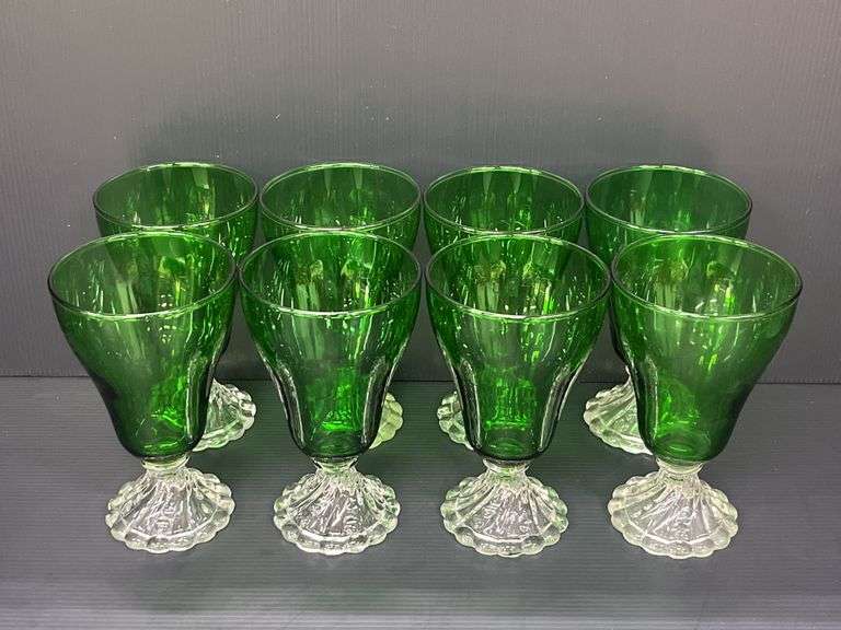 (Q) Set Of 8 Anchor Hocking Forest Green "Burple" Footed Tumblers