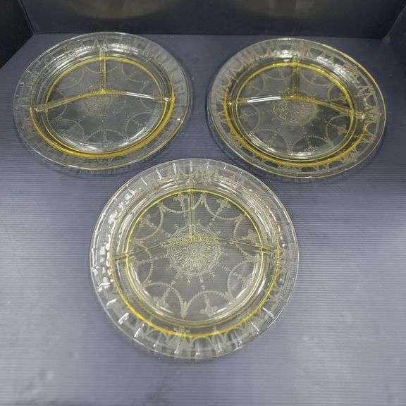 (Q) Yellow Depression Glass - Anchor Hocking Cameo Ballerina - Divided Plates