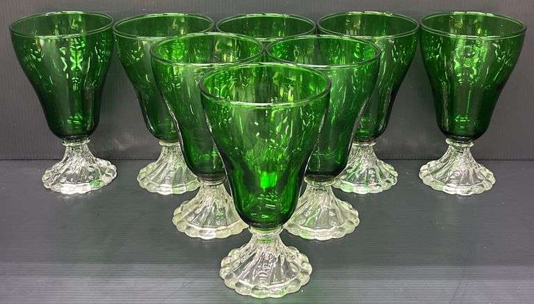 (Q) Set Of 8 Anchor Hocking Forest Green "Burple" Footed Tumblers
