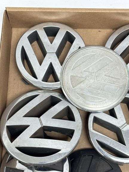 Lot Of Volkswagen VW Emblems / Auto