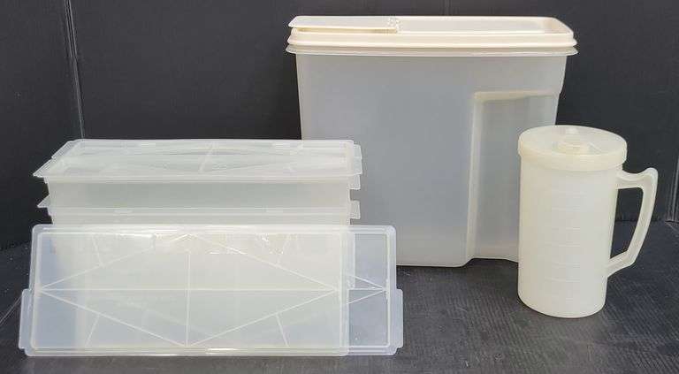 (Q) Rubbermaid Servin Saver, Republic Freezette Measuring Cup Pitcher & Kraft Velveeta Cheese Keeper Storage Containers