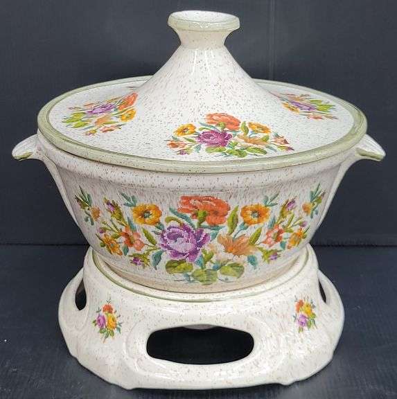 (Q) Floral Patterned Ceramic Three Piece Fondue Set