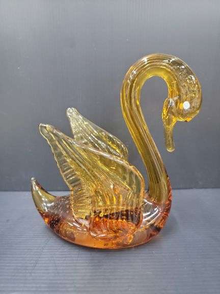 (Q) Amber Art Glass Swan