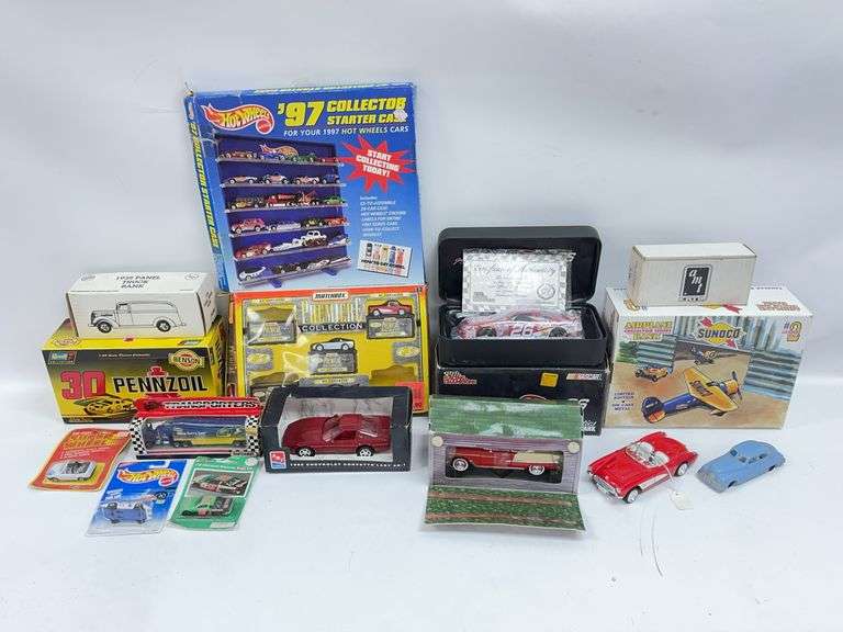 Large Lot Of Die Cast Cars / Hot Wheels / NASCAR / Ertl & More