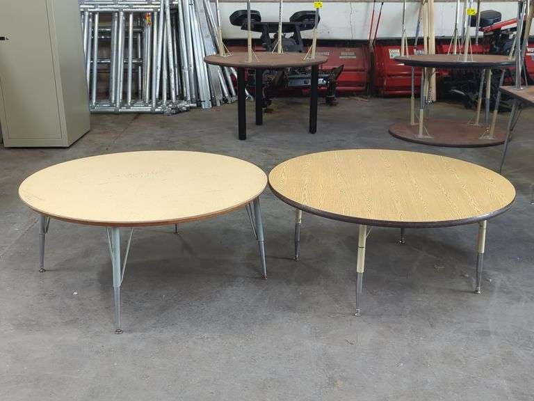 Cornell 4' Round Adjustable Tables